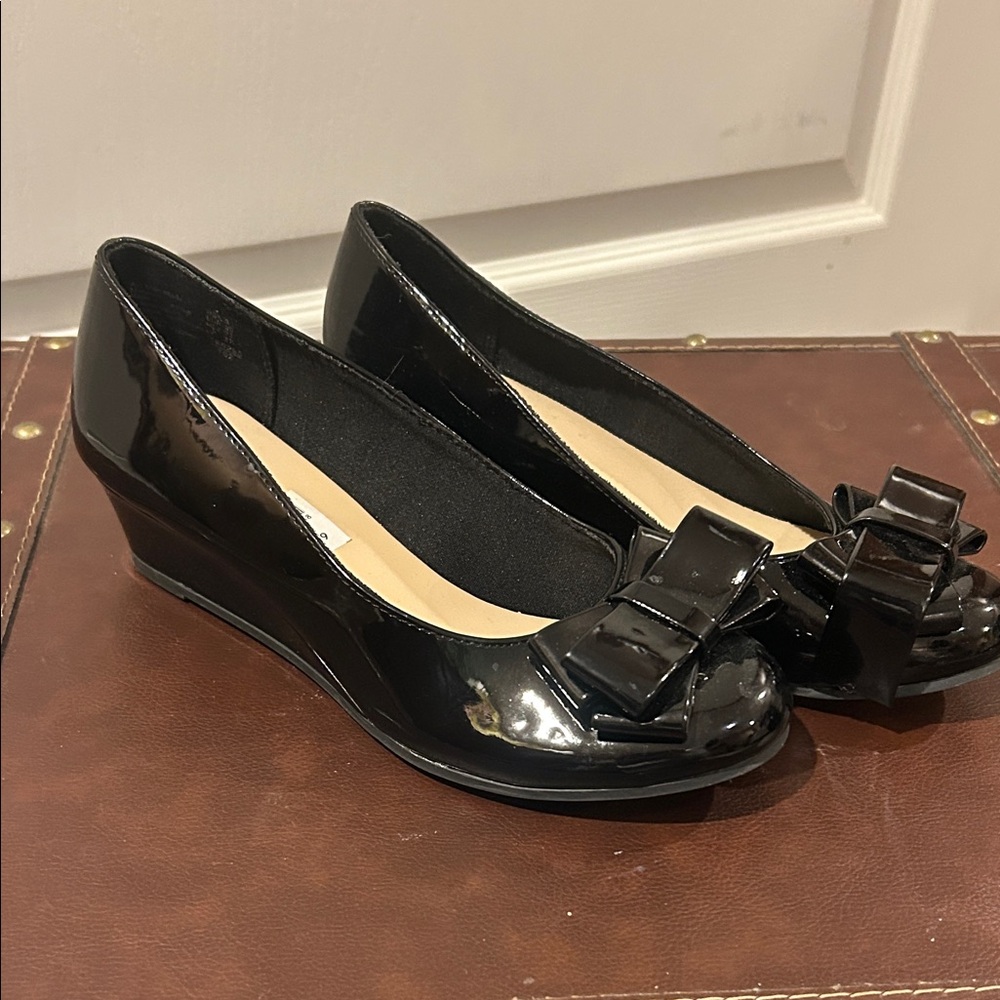 American Eagle Outfitters Black Patent Wedges for Girls, Size 3, EC
